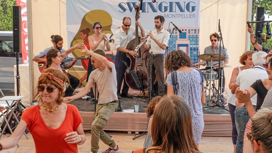 , Encore du swing et des notes rétro jazzy ce dimanche dans les allées du Peyrou avec le Swinging Montpellier